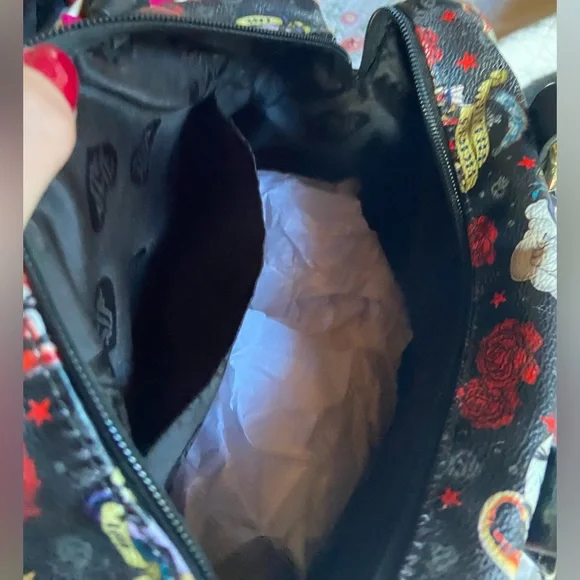 LOUNGEFLY DISNEY VILLAINS FAUX LEATHER PURSE~LIKE NEW- WITH CROSSBODY STRAP - Picture 8 of 10